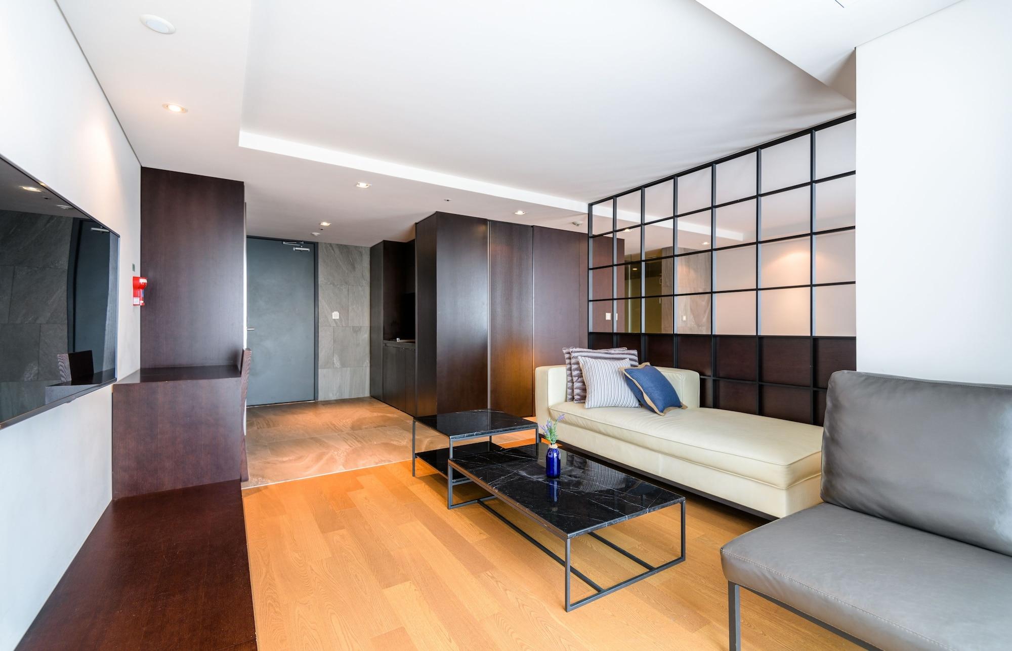 ג'גו Brown Suites Hotel And Resort מראה חיצוני תמונה