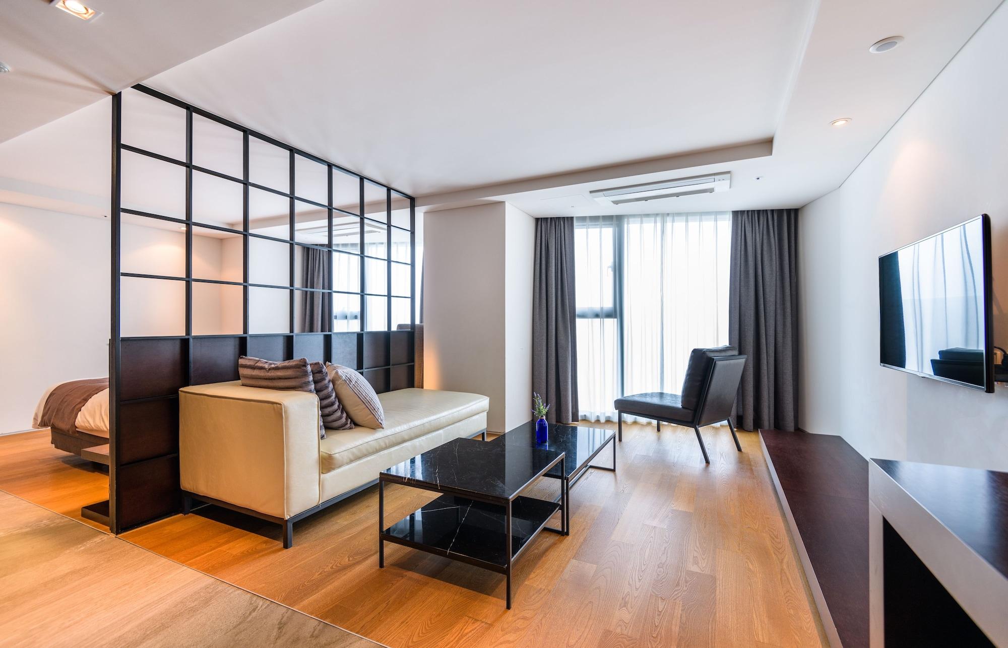 ג'גו Brown Suites Hotel And Resort מראה חיצוני תמונה
