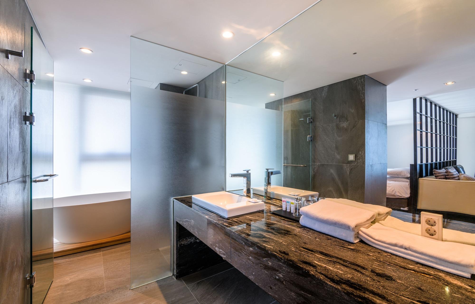 ג'גו Brown Suites Hotel And Resort מראה חיצוני תמונה