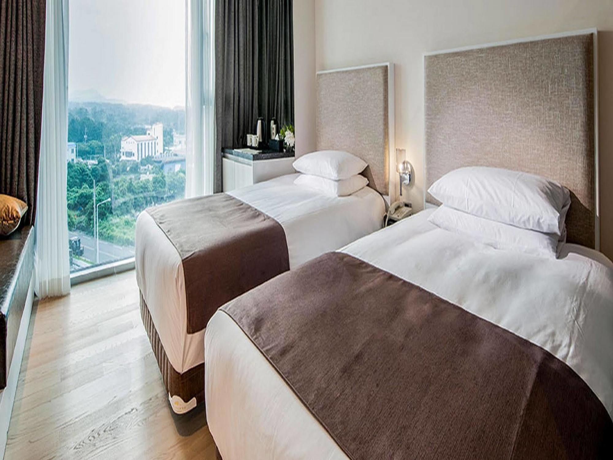 ג'גו Brown Suites Hotel And Resort מראה חיצוני תמונה
