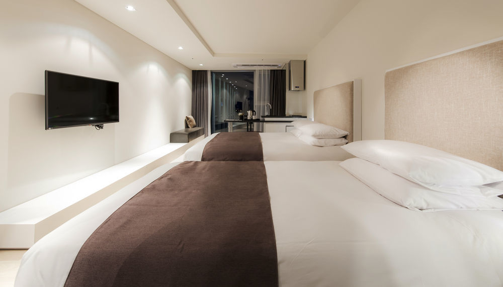 ג'גו Brown Suites Hotel And Resort מראה חיצוני תמונה